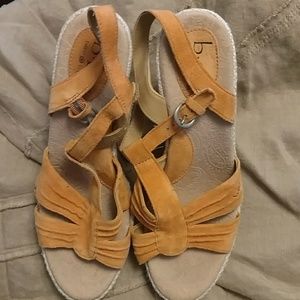 b.o.c. Orange  Wedges EUC